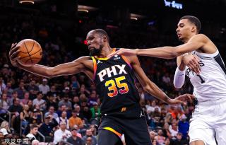 斯中场道格 斯中场道格