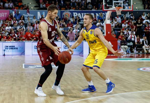 表现抢眼 表现抢眼