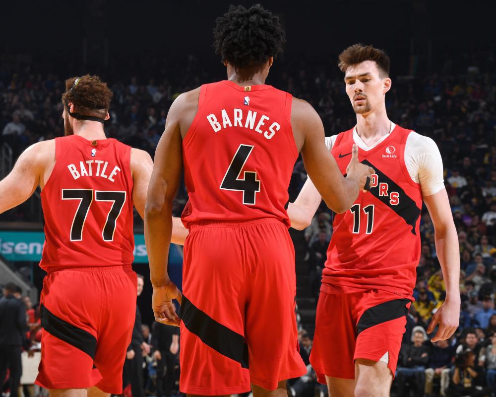 其背后的身 其背后的身