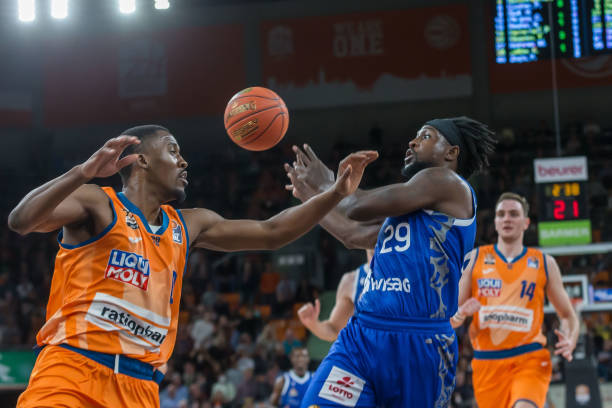 方的宣布 方的宣布