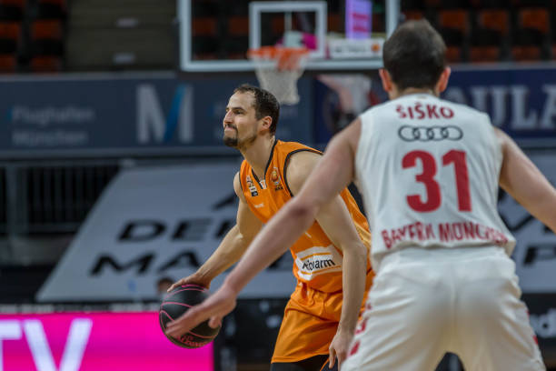 整个球队的 整个球队的